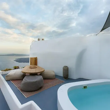 Pura Vida Cave House